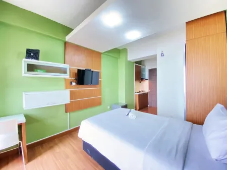 Modern Studio Room at Oxford Jatinangor Apartment
