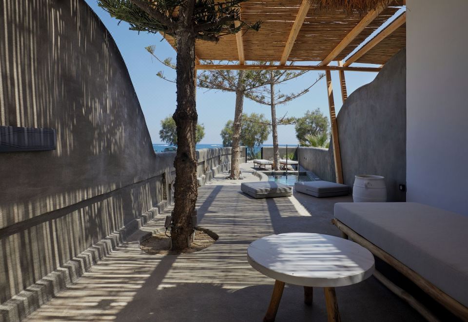 The Oscar Suite Hotel Over view