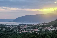 Montenegro Lodge فنادق في Kavac