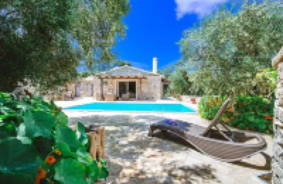 Aristea - 2 Br Villa Surrounded by Olive Groves