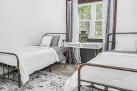 2 Private Balconies ° Fire Place ° BBQ