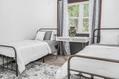 2 Private Balconies ° Fire Place ° BBQ