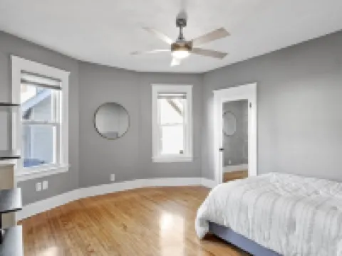 Luxurious 2 BD next to UMass sleep up to 8 with Gym ウースターのホテル