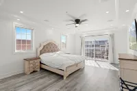 Unlimited Ocean Views 5 BR 5 Bath  Beach Block Hotel in zona Coin Castle