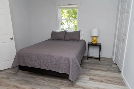 LakePointe Shores #2 Charming 4-bedroom cottage in delightful Madison