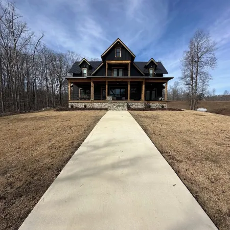 Stunning 4-bedroom house with amazing outdoor space and dock in Double Springs.