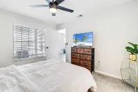 Spacious 2BR in Fort Myers Hotels near Gulfcoast Coin & Jewelry