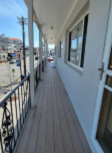 Best 1 Bedroom in SIC! 1 Block to the Beach.. A+ location .. Walk to Everything!