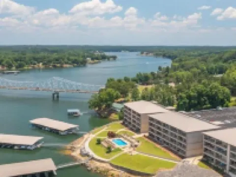 Smith Lake Condo with Pool 3bd/2bath Hotels in Walker County