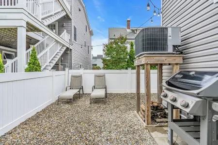 Seaside 2BR & 1.5BA, Walk to Beach & Badges