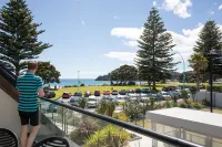 Designer Seaview Chic accommodation for the discerning traveler - 4-Star