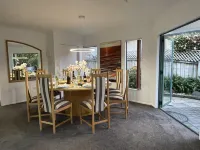 100 metres to the famous coastal walkway, 5 water front cafes, restaurants etc.