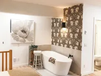 Country Spa Getaway Near Powell River. Hotels in qathet