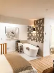 Executive Spa Country Getaway near Powell River.