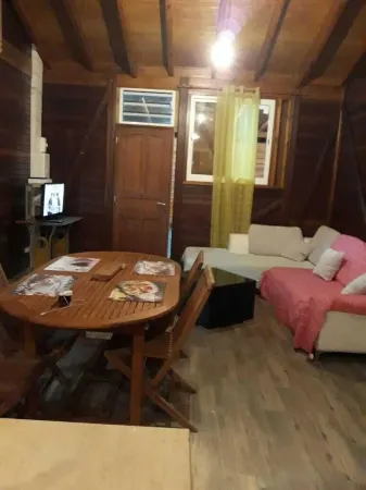 CHARMING VILLA IN AIR-CONDITIONED WOOD 2/6 pers