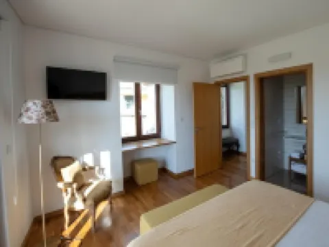 Old house restored in Douro, 5 km from Vila Real. Comfort and tranquility. Hotels in Vila Real