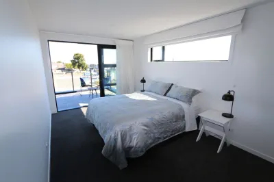Richmond - Close to Washbourn Gardens - Brand New Fully Equipped Home