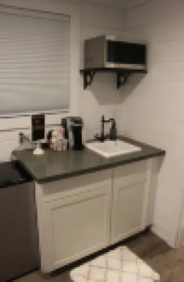 Mini farmhouse style container Homes #4