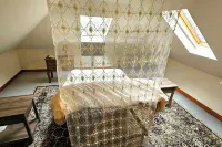 1920s Phoenicia Bungalow w/ Vintage Furnishings, Sauna, Fireplace, & Fenced Yard Hotels in Phoenicia