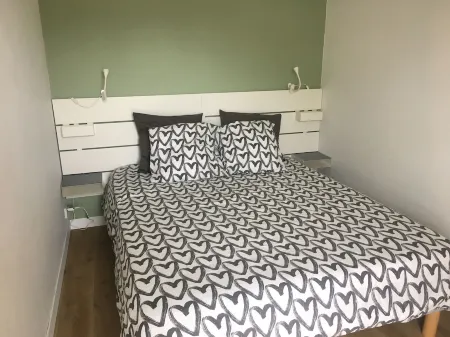 Ideal location for beach and pink granite coast. Sea view from the balcony