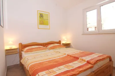 Holiday house Malibu with great location in Porec for 3 people, only 300m from the beach Hotels in Brulo