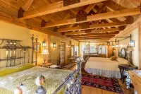 Beautiful & One-of-a-Kind Downtown Minturn Apartment. Minutes to Vail.