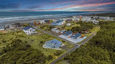 NEW! 1 minute to beach-Ocean Views-Hot Tub-Waffles for Breakfast Hotels near Westport Maritime Museum