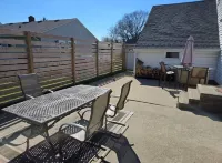 Speedway Large Home- 4 bed/2 bath walking distance to Motor Speedway.