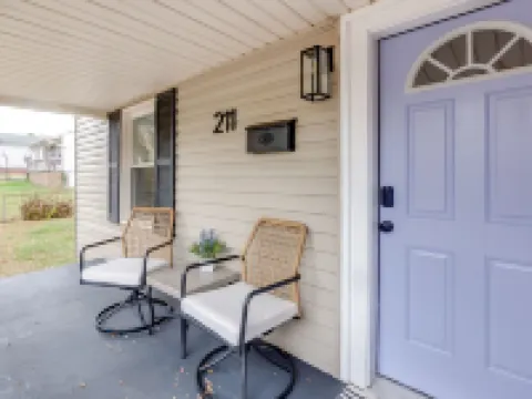 The Periwinkle Cottage, 3BR, 2BA Fort Mill Retreat. Close to Downtown! Hotels in Fort Mill