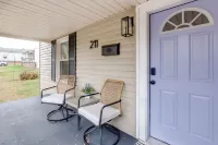 The Periwinkle Cottage, 3BR, 2BA Fort Mill Retreat. Close to Downtown!