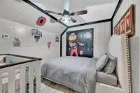 Gem City Condo *5 Bed *Home Theater *Game Room