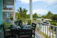 Newly Remodeled Hillside Unit at the Hideaways