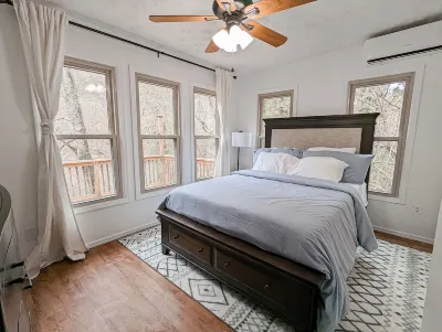 The River Side Lodge- With private boat dock on the KY river! Hotels in der Nähe von Harrodsburg Marketplace