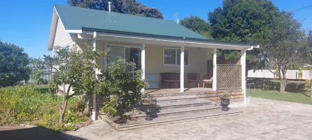 Cosy fully self contained bungalow