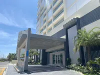 Luxurious Ocean Front 19th Floor 3 Bed Apartment Hotels in 