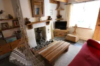 Magical Family Friendly Cottage Sleeps 6-8  Bodmin, Tintagel Poldark Cornwall UK Hotels in Camelford