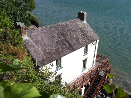 Little Avalon. Coast & country in historic Laugharne, West Wales.