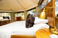 WAVEFRONT TEAK GLAMPING PARADISE