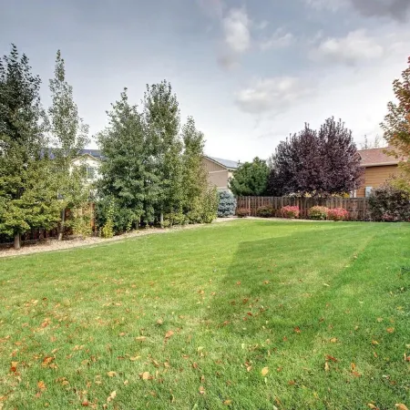 14 Mins to Dia/ Gaylord /Anshutz. Can be Rented Long Term with Huge Discount .