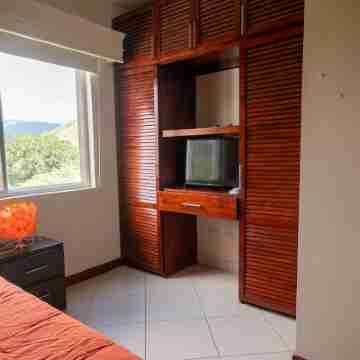 Herradura Beach Jaco Beach Penthouse with private Rooftop Terrace, amazing Views Rooms