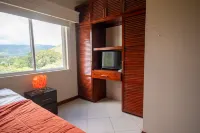 Herradura Beach Jaco Beach Penthouse with private Rooftop Terrace, amazing Views