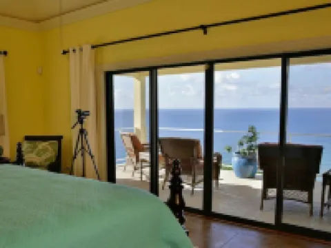 Private Paradise!  One level, panoramic views from every room! Hotels in Southside