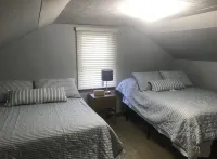 Bayfront Cottage is a 3 bedroom house on Richmond Bay.