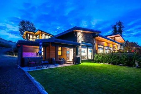 Beach Front Luxury Private Hot Tub Sandy Beach