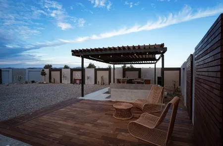 House of Gemini is a secluded property in the center of Valle de Guadalupe Отели рядом с достопримечательностью «Adobe Guadalupe Vineyards & Inn Aztec Breeding Farm»