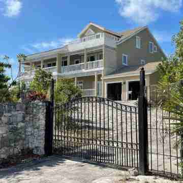 Ultimate Outdoor Living, in the Heart of the Action, High above it All Hotel Exterior