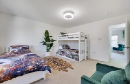 Stunning Poconos Villa - Hot Tub, Pool, Game Room, Firepit, BBQ & more.