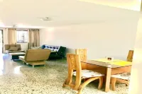 Beautiful Home / No stairs / short walk to public transit