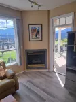 Spacious pet friendly condo with beautiful golf course and mountain views