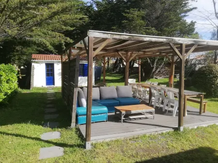 Propriété à 800 m des Plages sur Terrain Boisé de 3000 m2 Отели в г. Префай